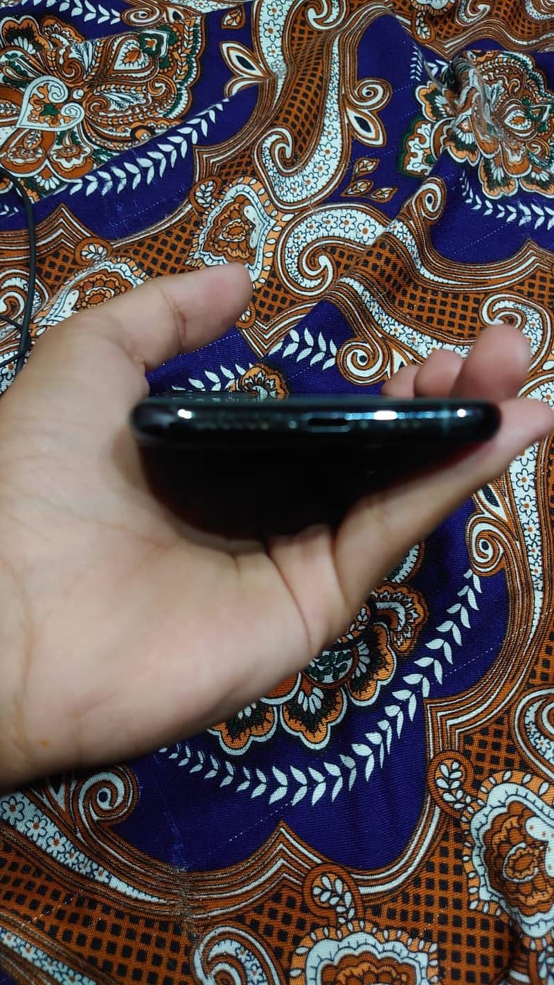 Apple iPhone 11 Pro 1