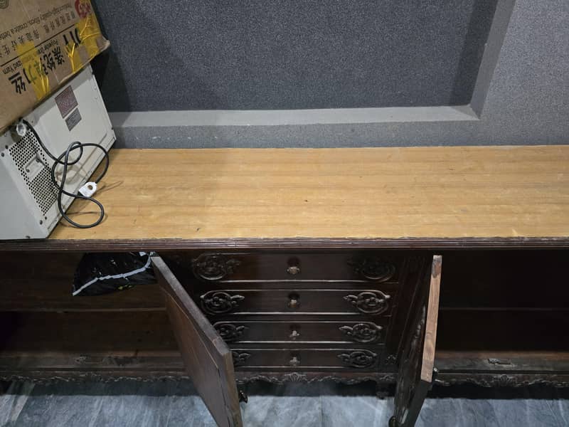 Large table for storage 1