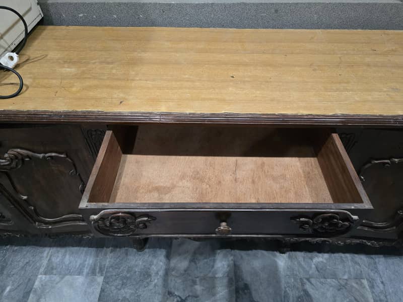 Large table for storage 3