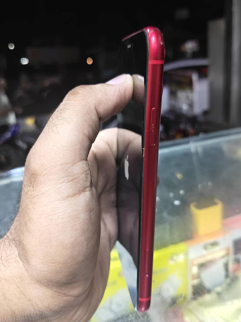 Apple iPhone 11 3