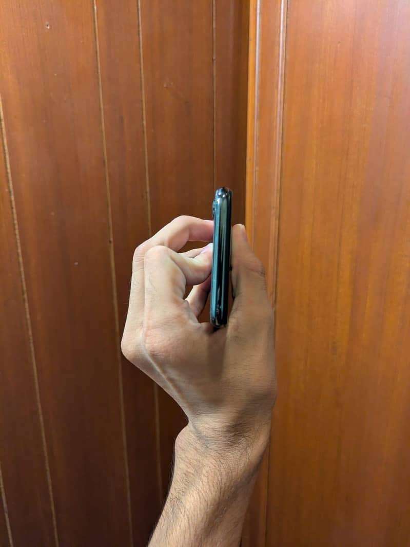 Apple iPhone X 3
