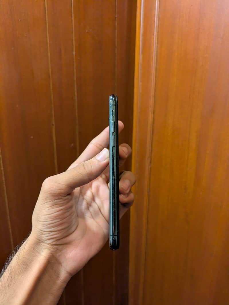 Apple iPhone X 5