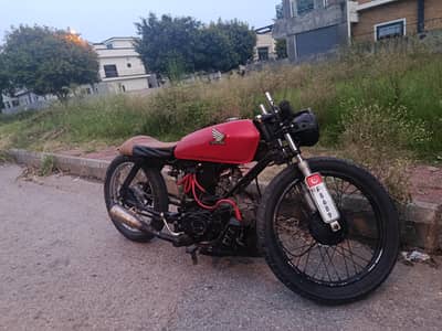 ALTERED EXTENDED CAFE RACER