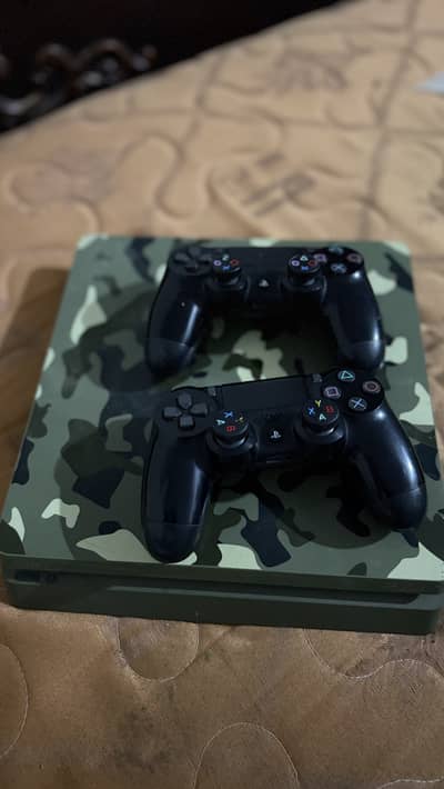 Playstation 4 Slim  1 TB