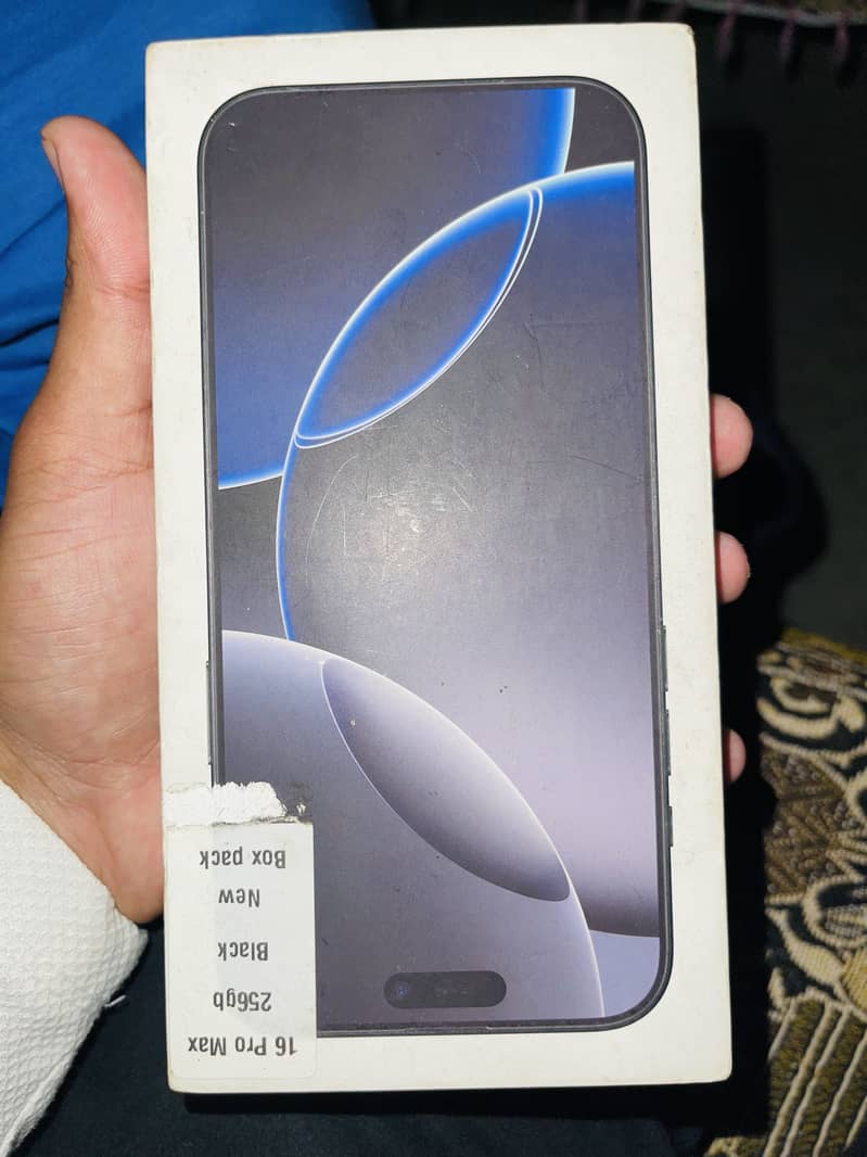 Apple iPhone 16 Pro Max 8