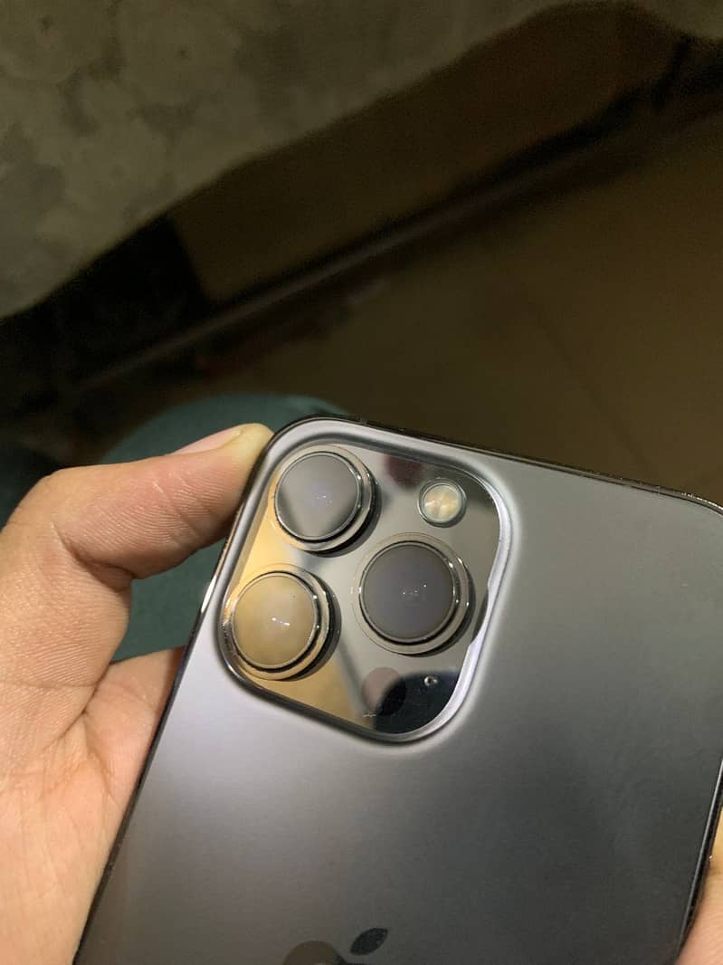 Apple iPhone 13 Pro 1