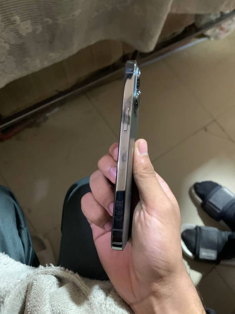 Apple iPhone 13 Pro 3