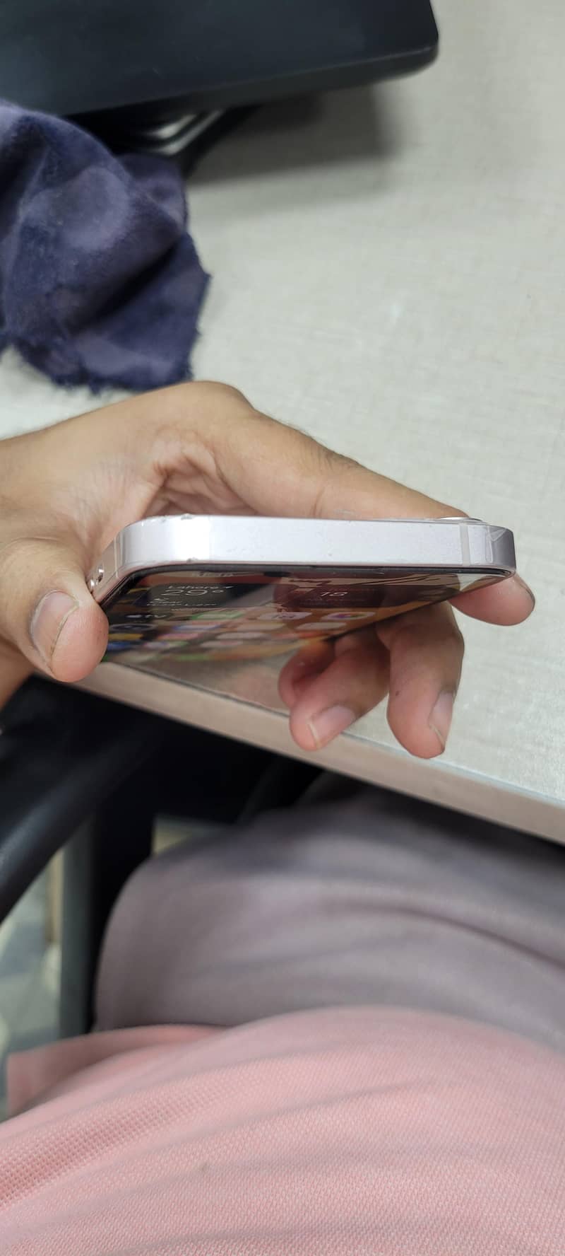 Apple iPhone 13 1