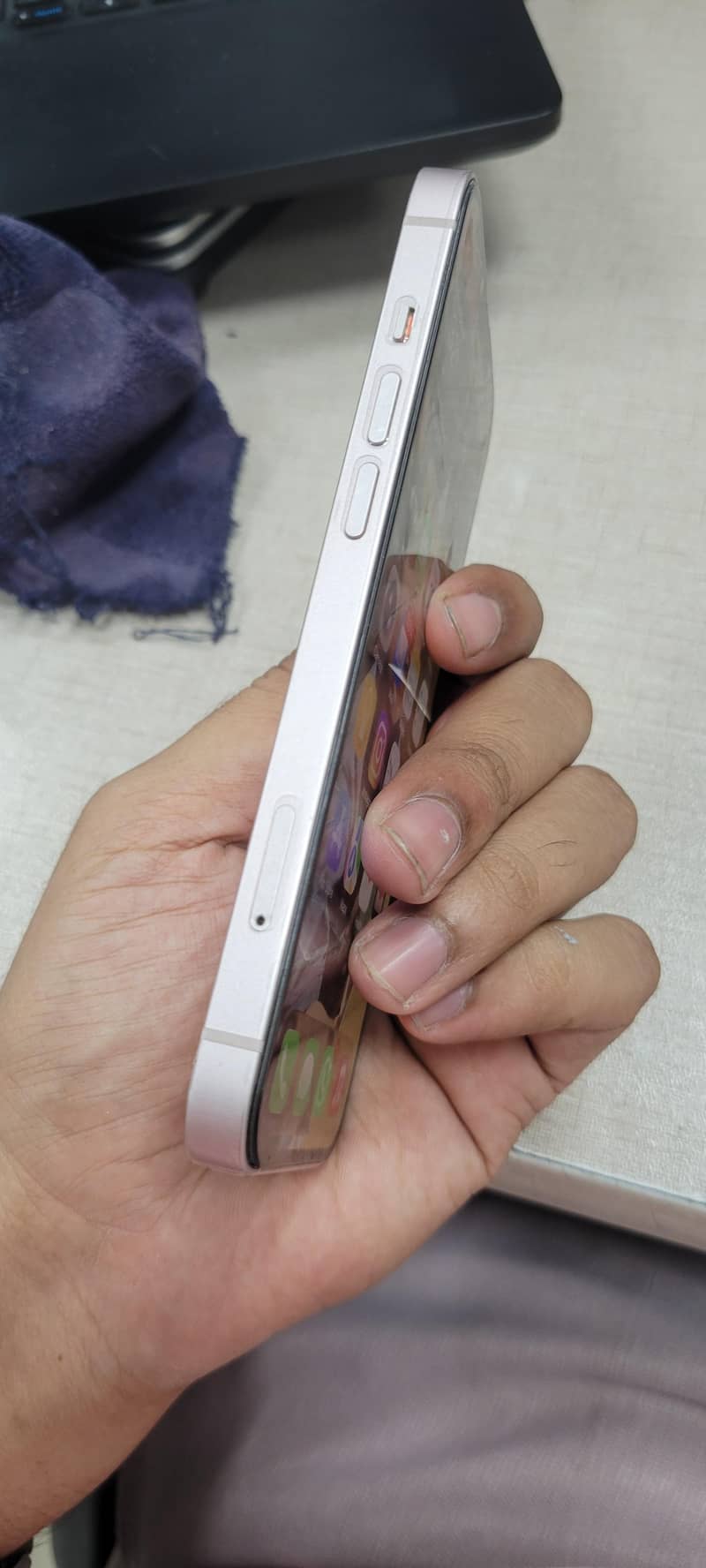 Apple iPhone 13 3