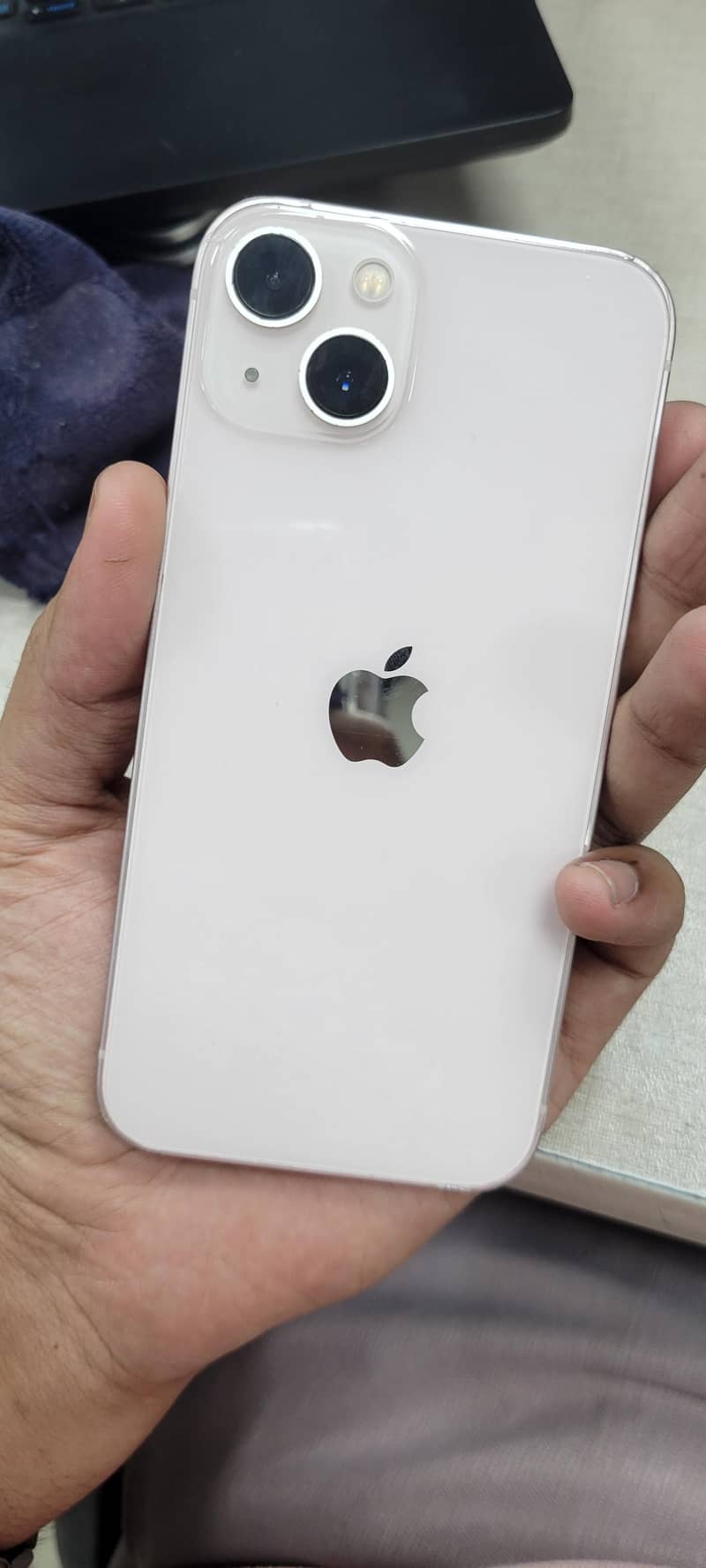Apple iPhone 13 4