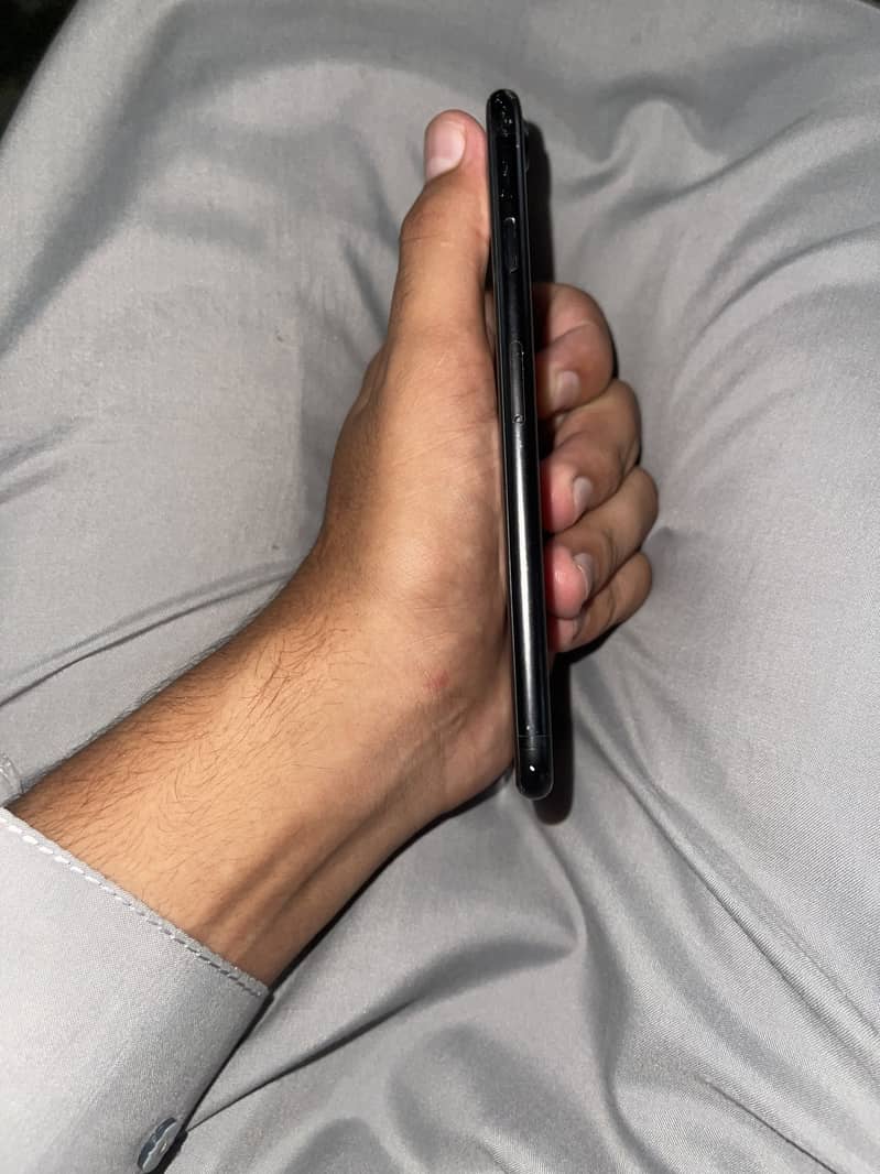 Apple iPhone 7 2