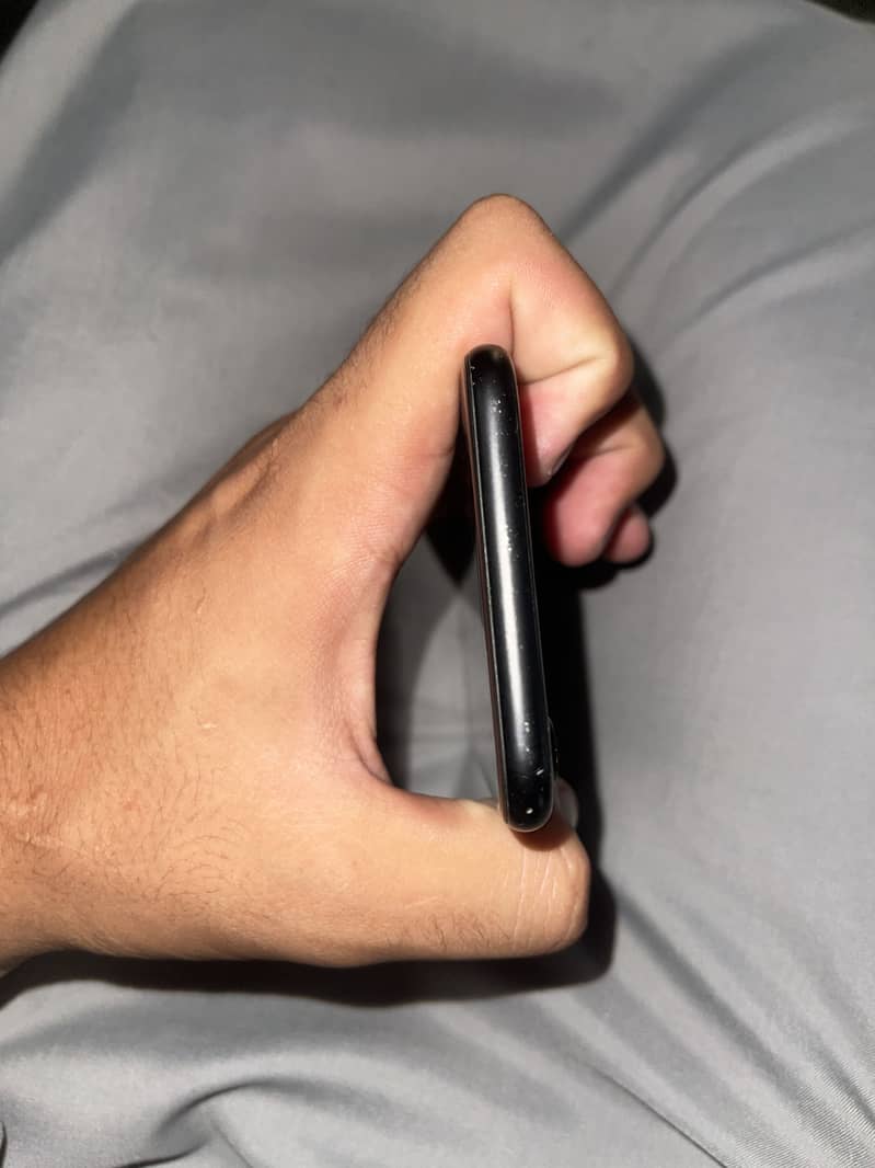 Apple iPhone 7 3