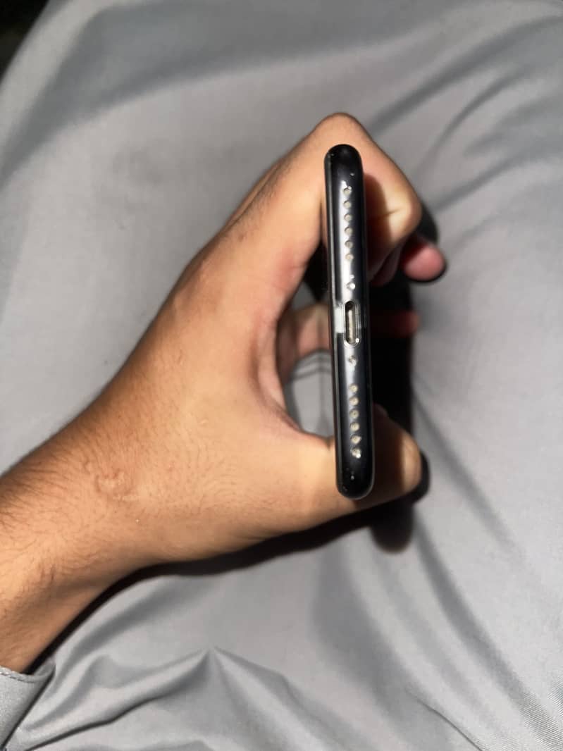 Apple iPhone 7 4