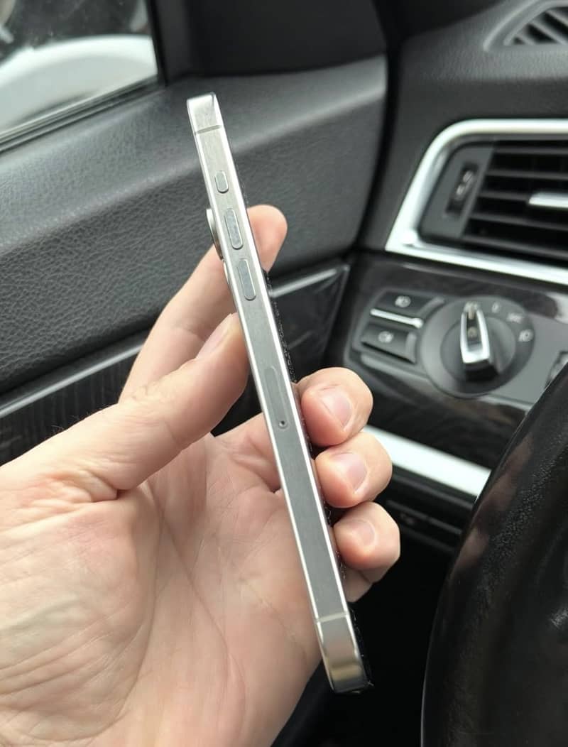 Apple iPhone 15pro max 4