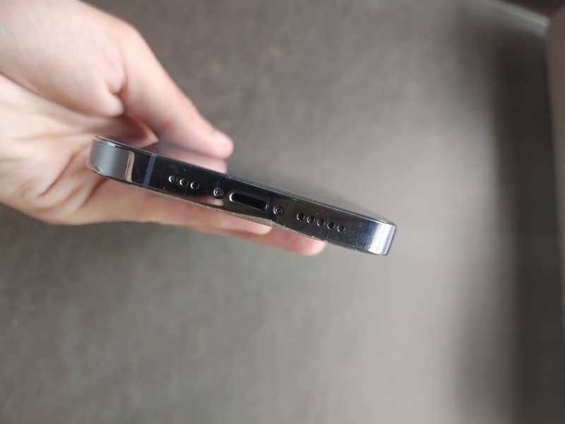 Apple iPhone 13 Pro 2