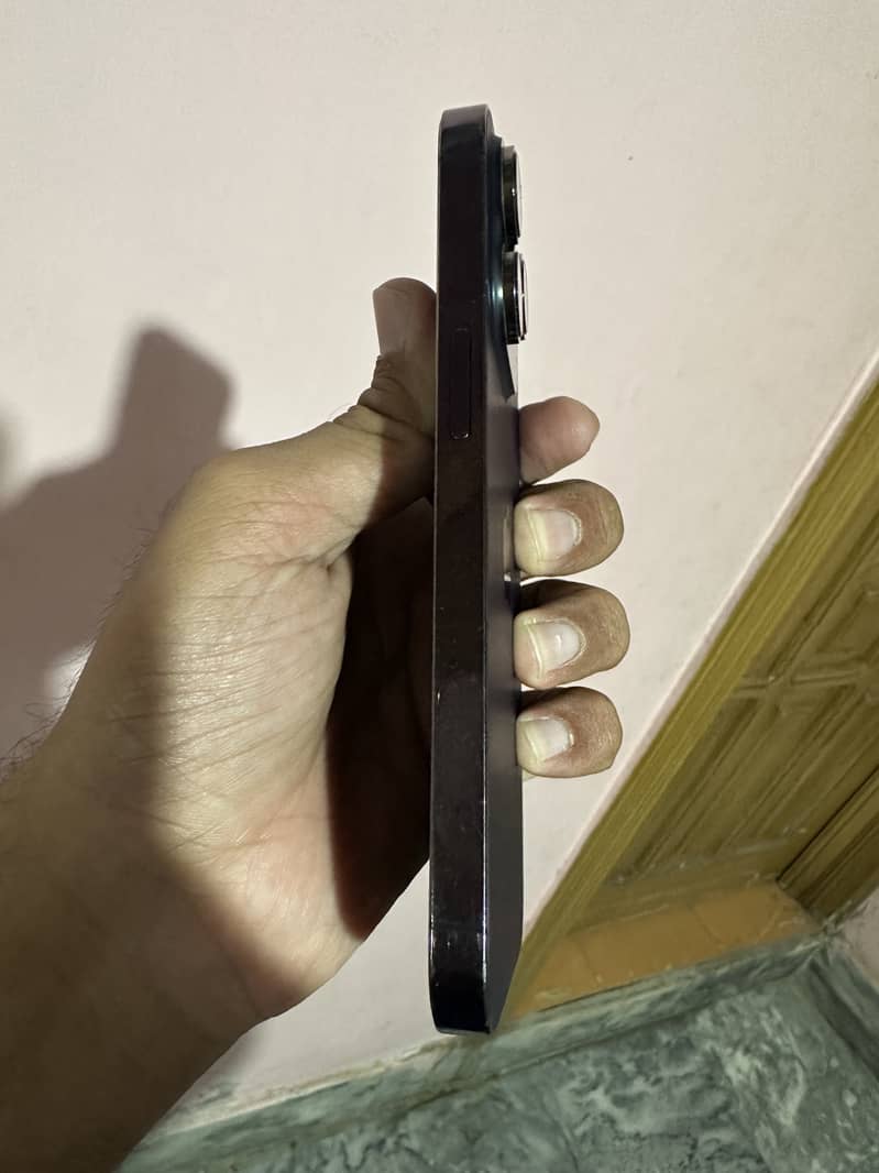 Apple iPhone 14 Pro 2