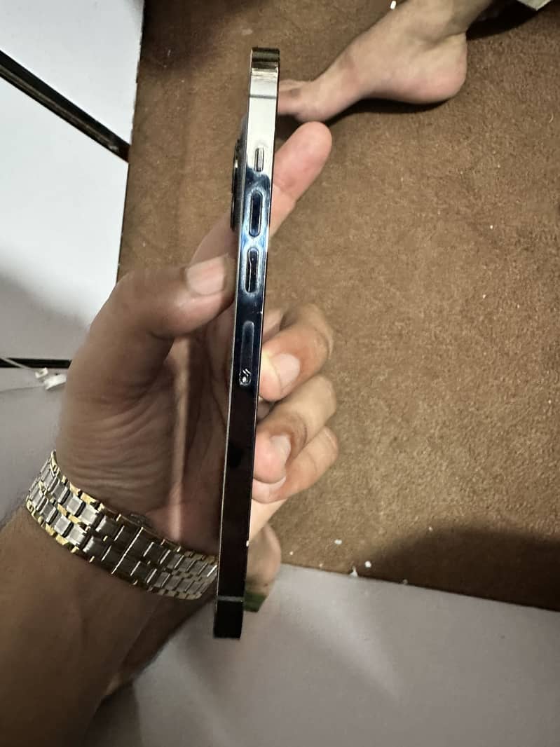 Apple iPhone 13 Pro Max 5