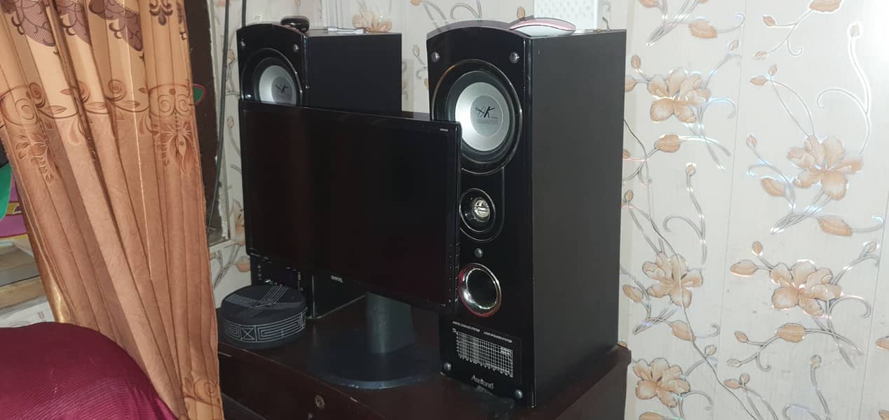 Speaker with led 1