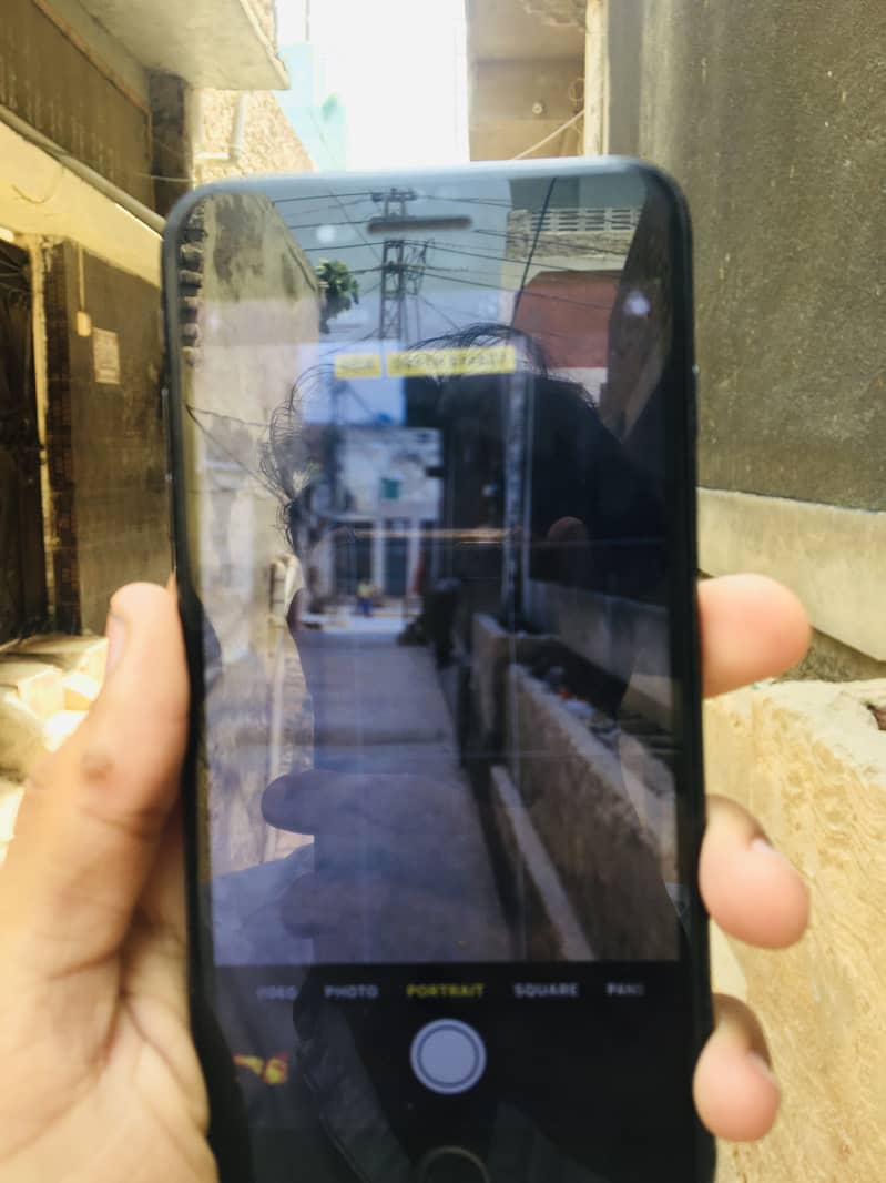 Apple iPhone 7 Plus 3