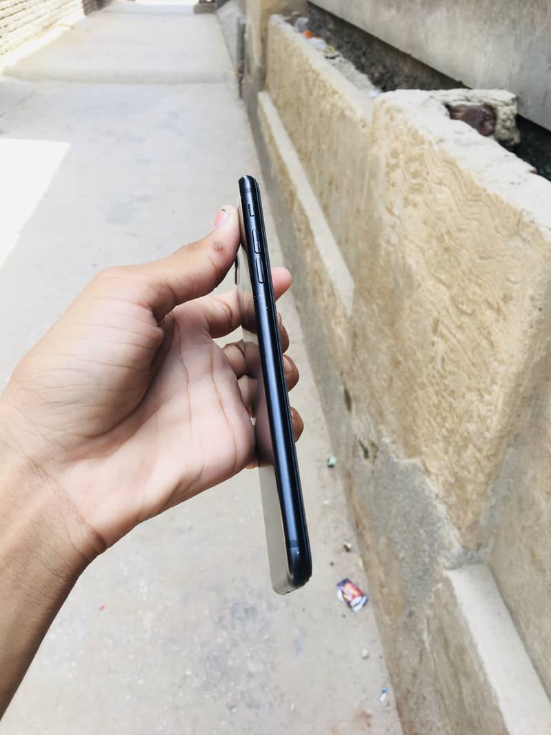 Apple iPhone 7 Plus 5