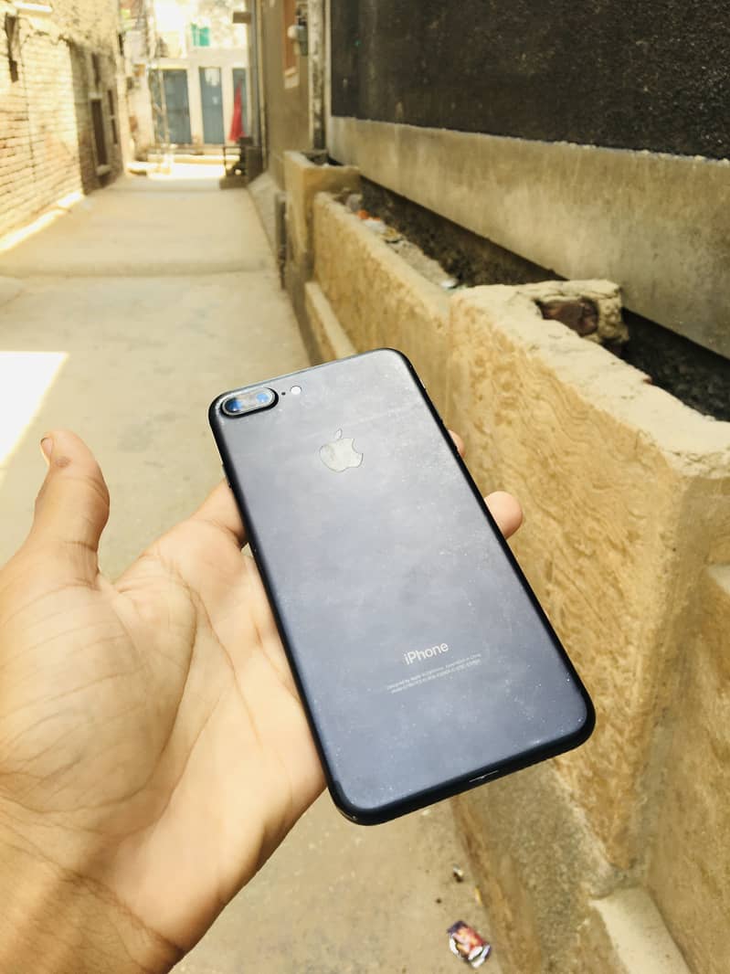 Apple iPhone 7 Plus 8
