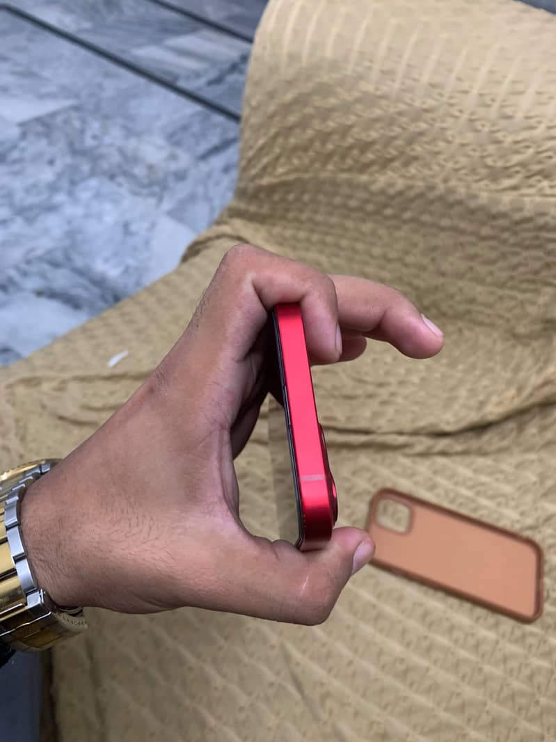 Apple iPhone 13 2