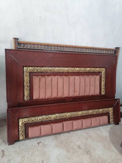 Full size bed