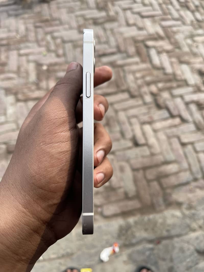 Apple iPhone 12 5