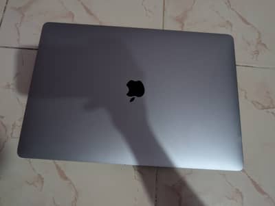 MacBook Pro 15-inch 2018 (A1990) Core i9 • 32GB RAM • 1TB SSD • 4GB G