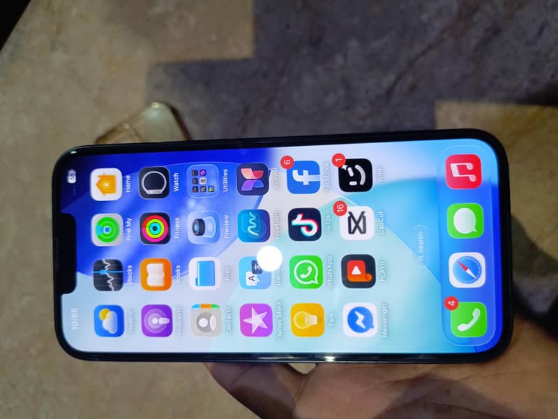 Apple iPhone 13 4