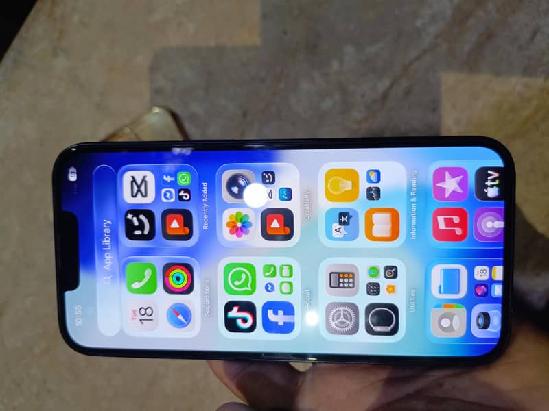 Apple iPhone 13 5