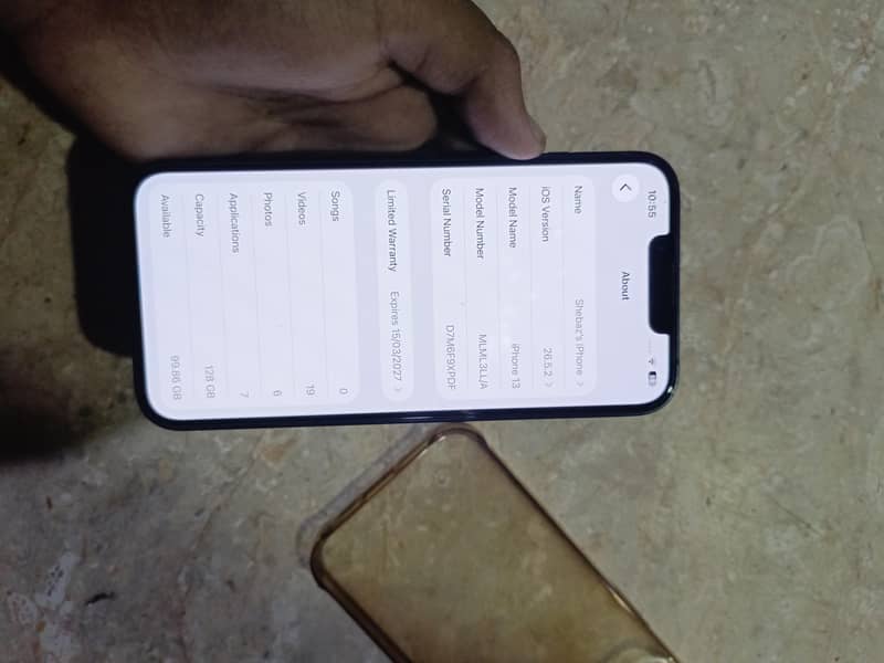 Apple iPhone 13 6
