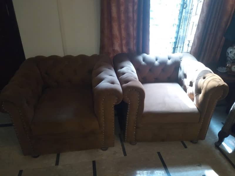 Chesterfield sofas 2 single seats 2