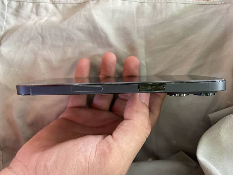 Apple iPhone 14 Pro Max 0