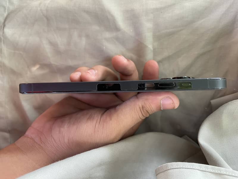 Apple iPhone 14 Pro Max 2