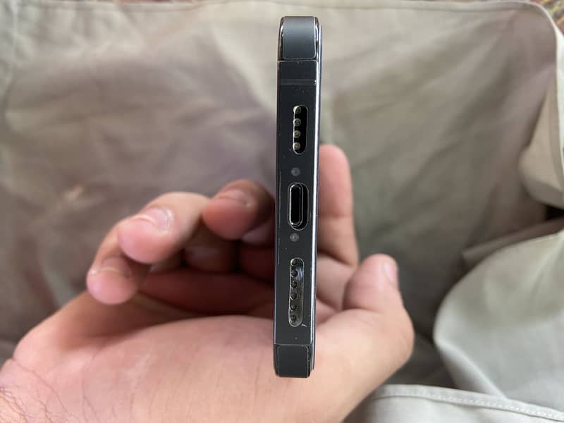 Apple iPhone 14 Pro Max 4