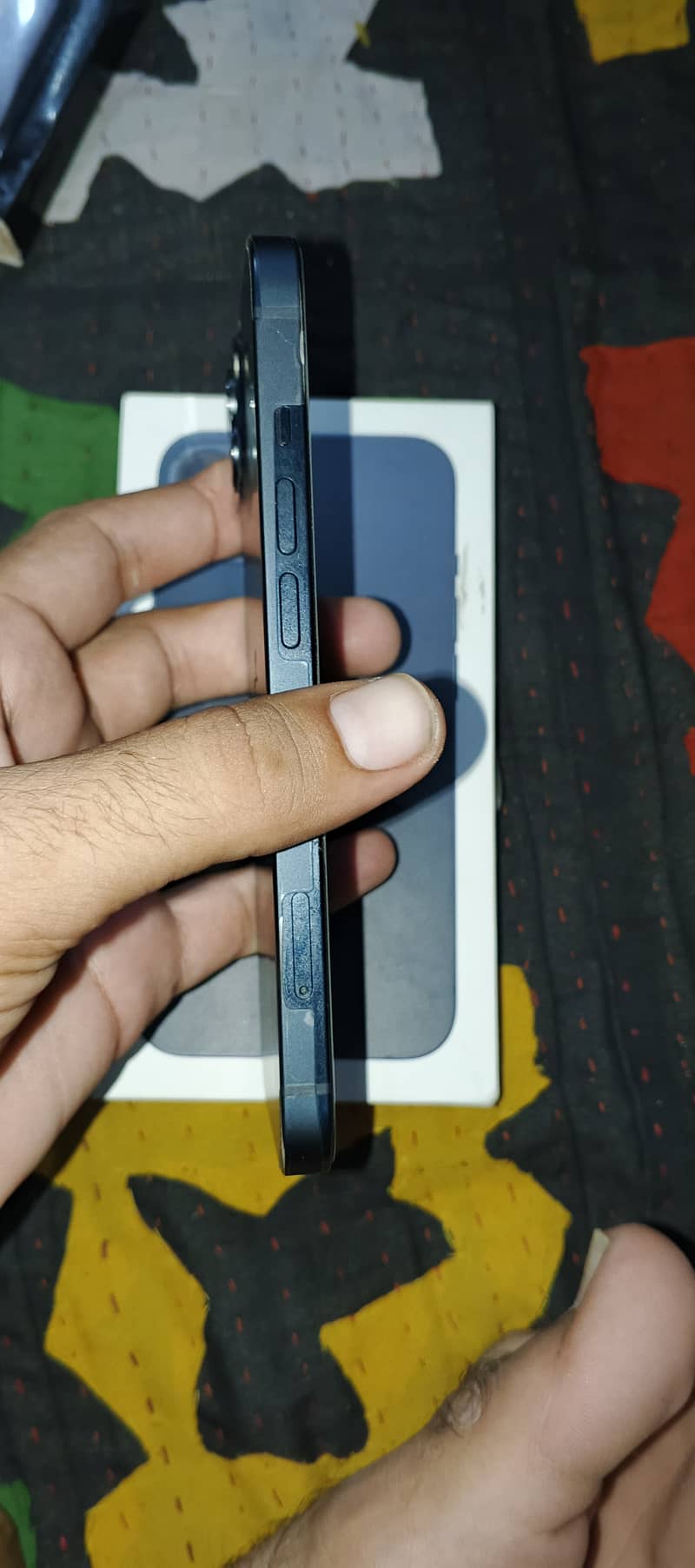 Apple iPhone 13 2
