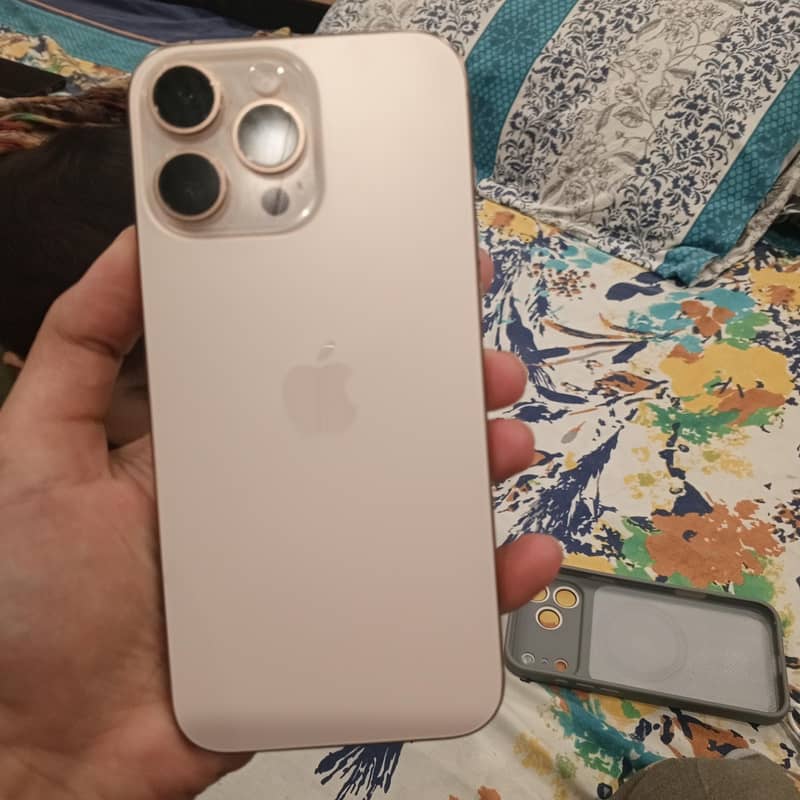 Apple iPhone 16 Pro Max 0