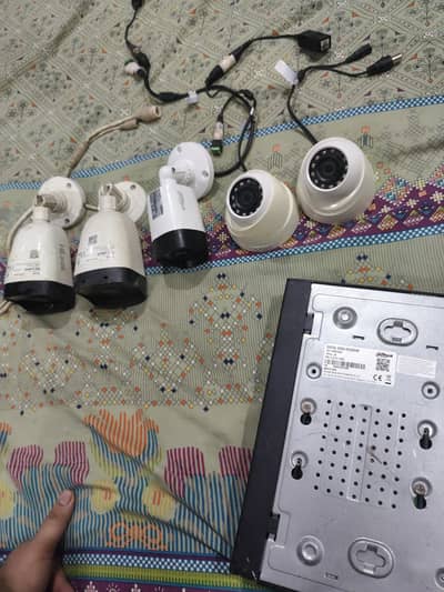 Hi look + alhua CCTV 5 camera + DVR alhua +