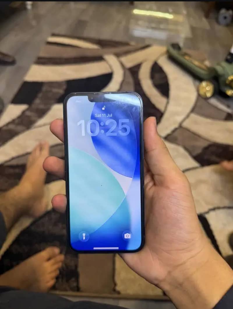 Apple iPhone 13 1