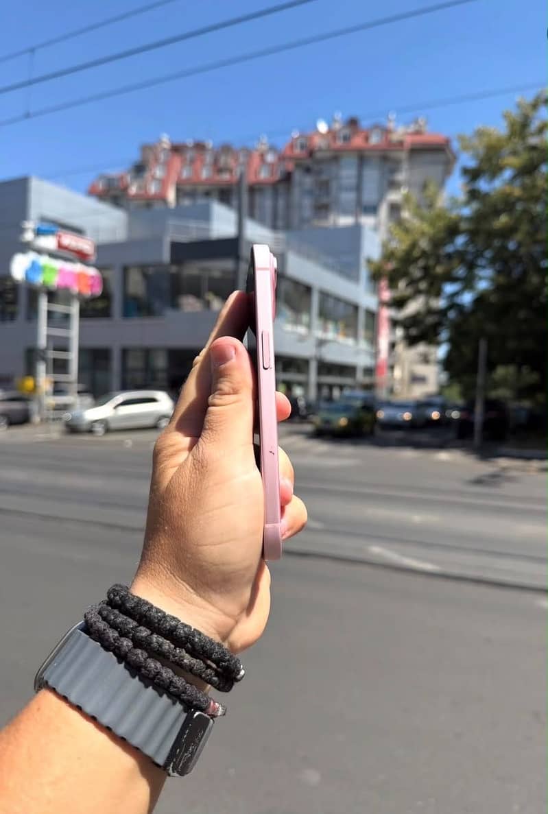 Apple iPhone 15 3