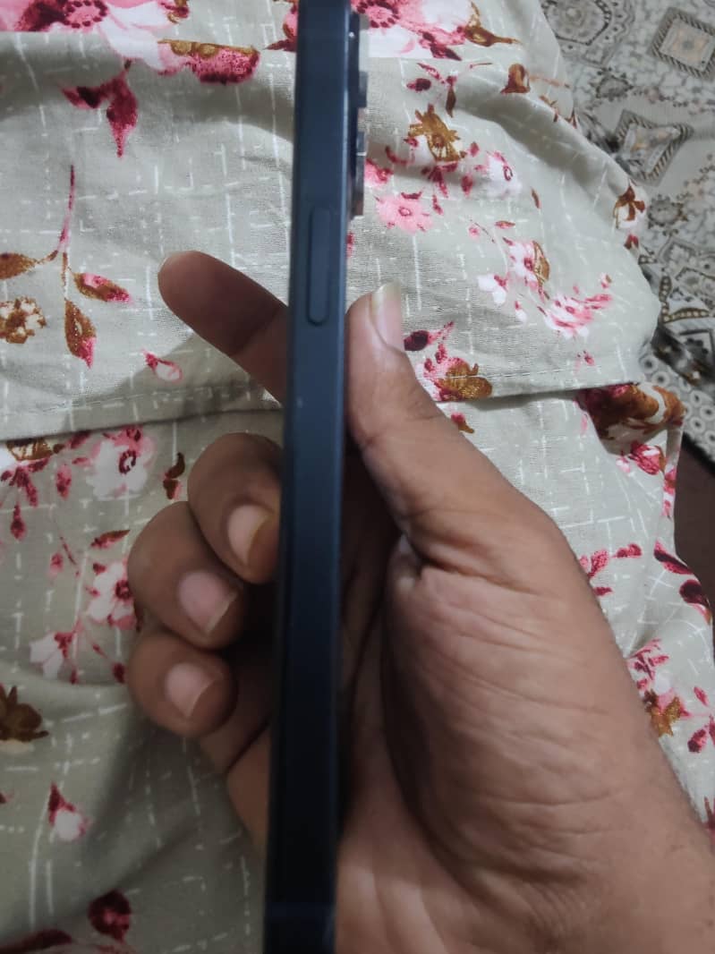Apple iPhone 13 3