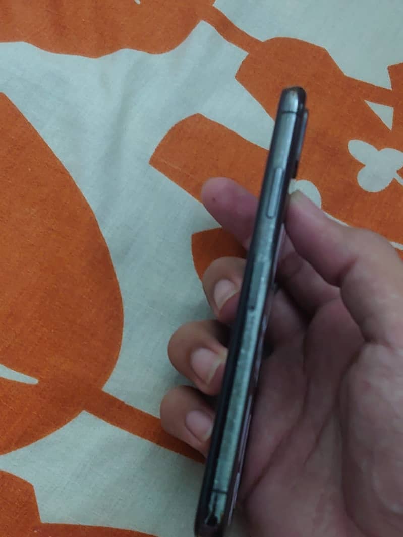 Apple iPhone X 6