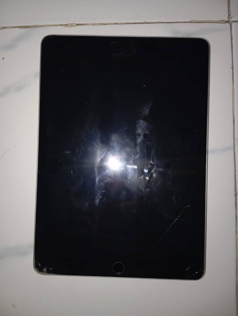 Ipad 6 generation (Wifi) 0