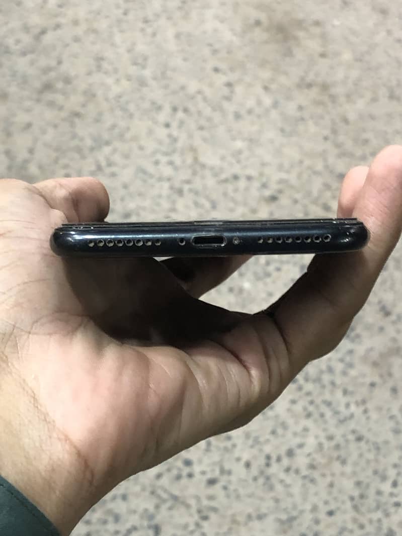 Apple iPhone 7 Plus 1