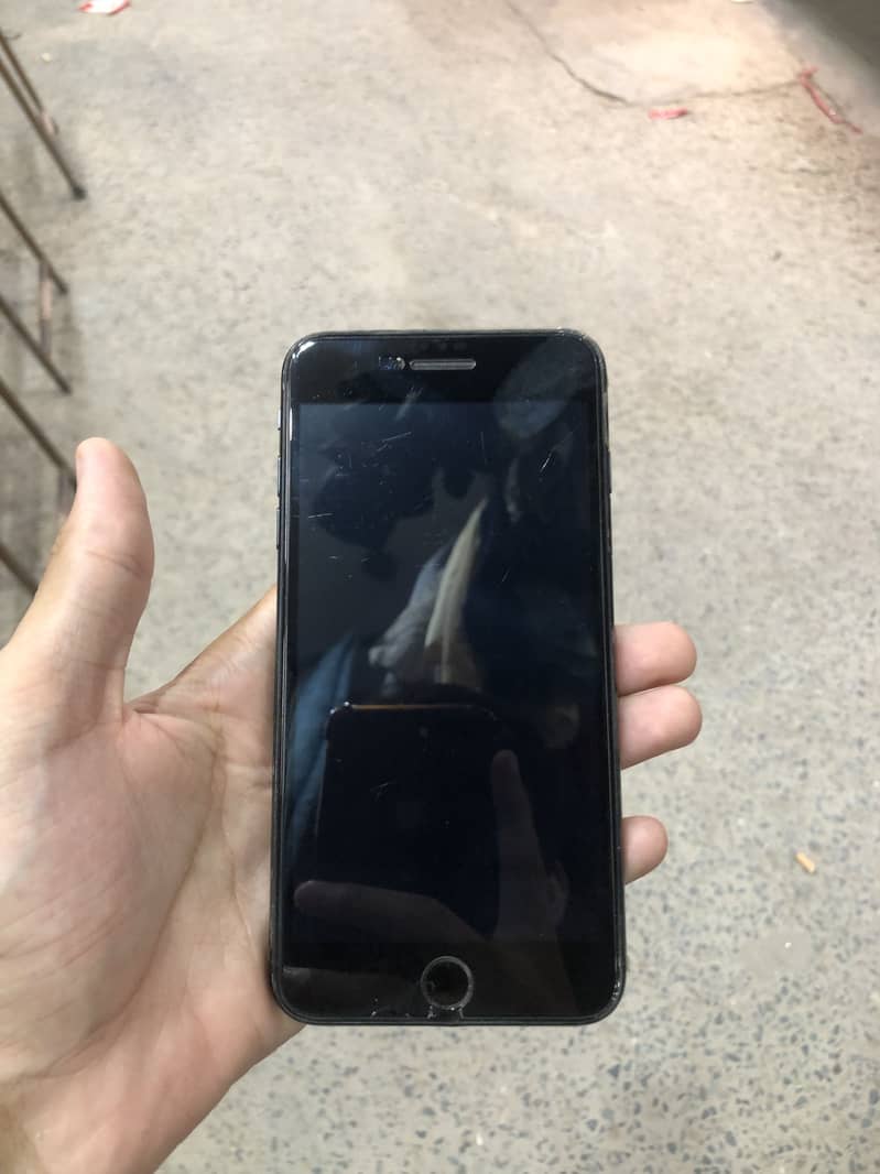 Apple iPhone 7 Plus 4