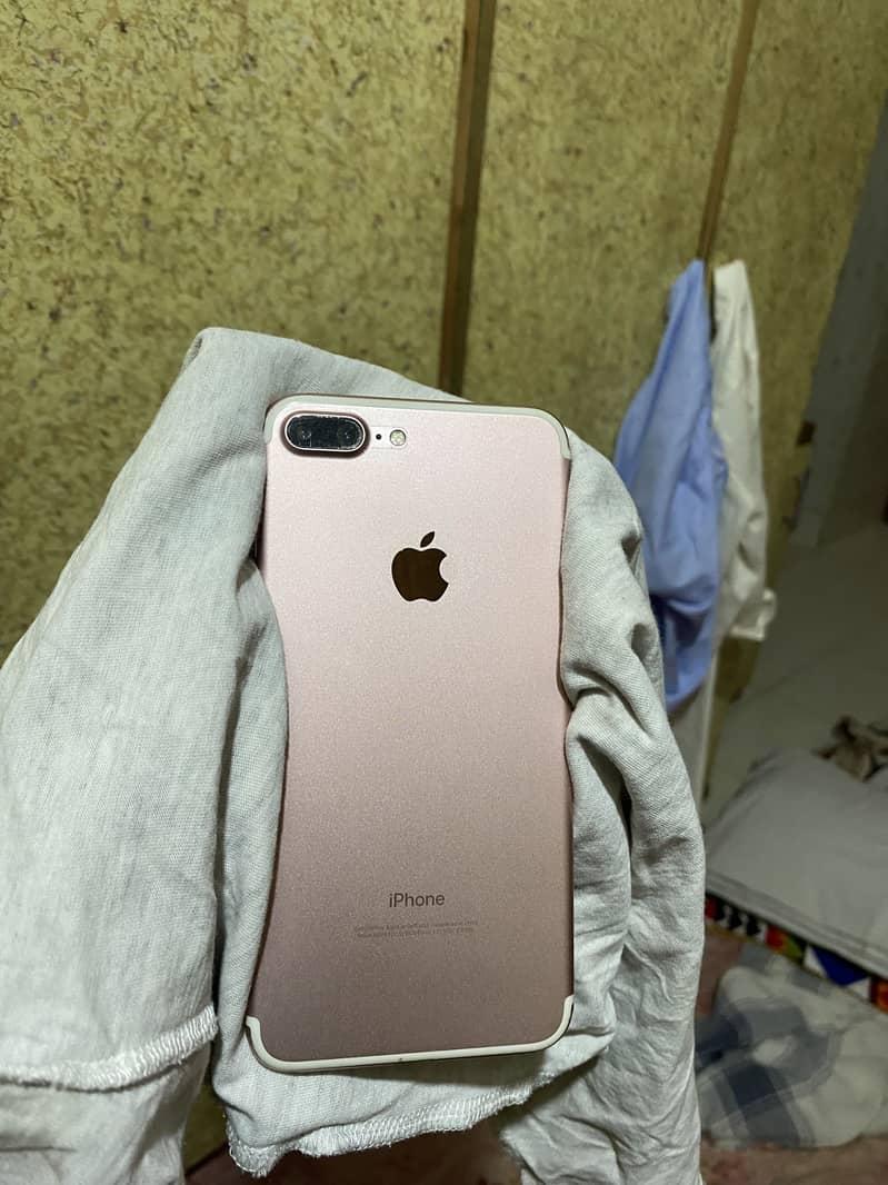Apple iPhone 7 Plus 2