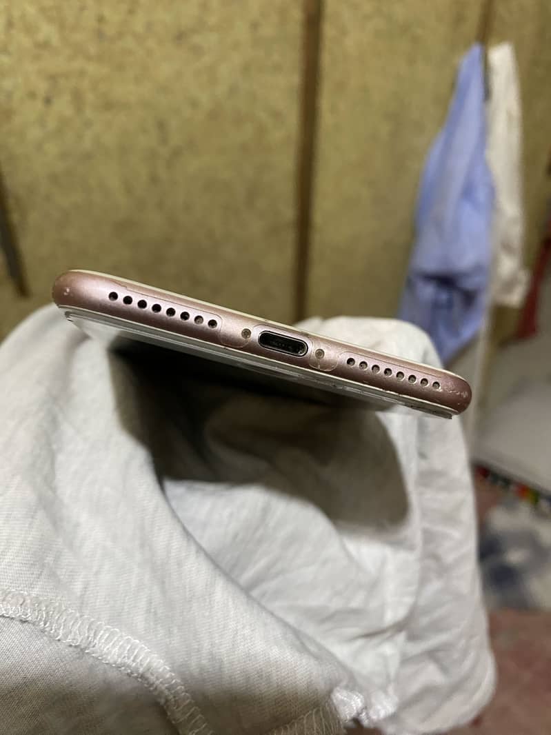 Apple iPhone 7 Plus 3