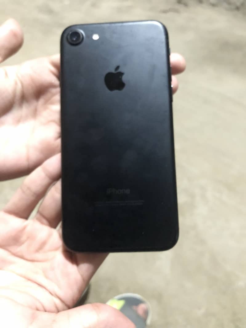 Apple iPhone 7 1