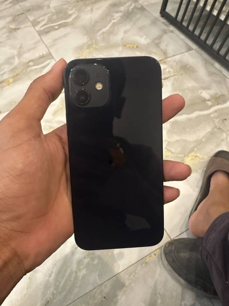 Apple iPhone 12 1